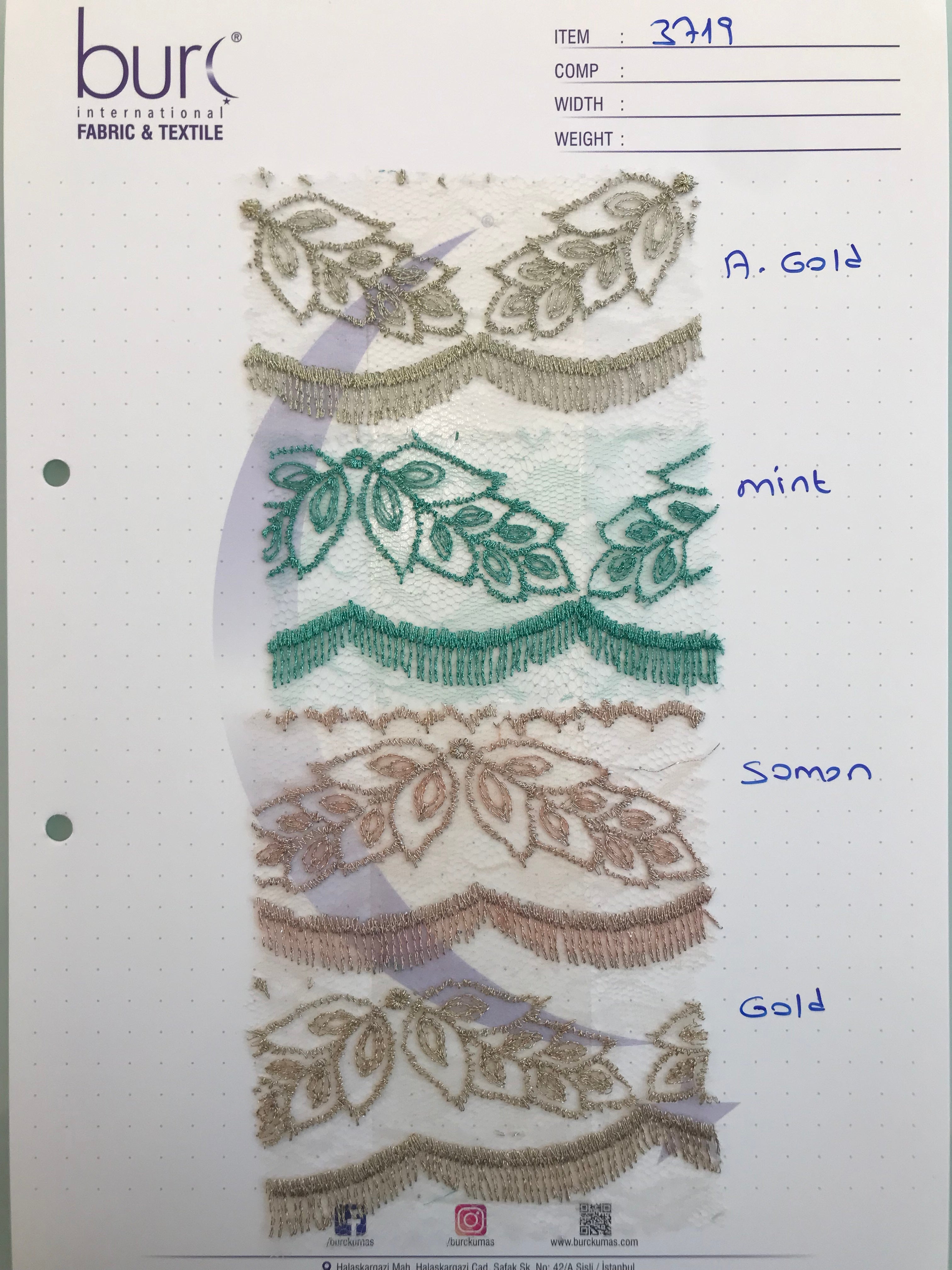 Dekoratif Süslemeli Simetrik Nakışlı Kumaş