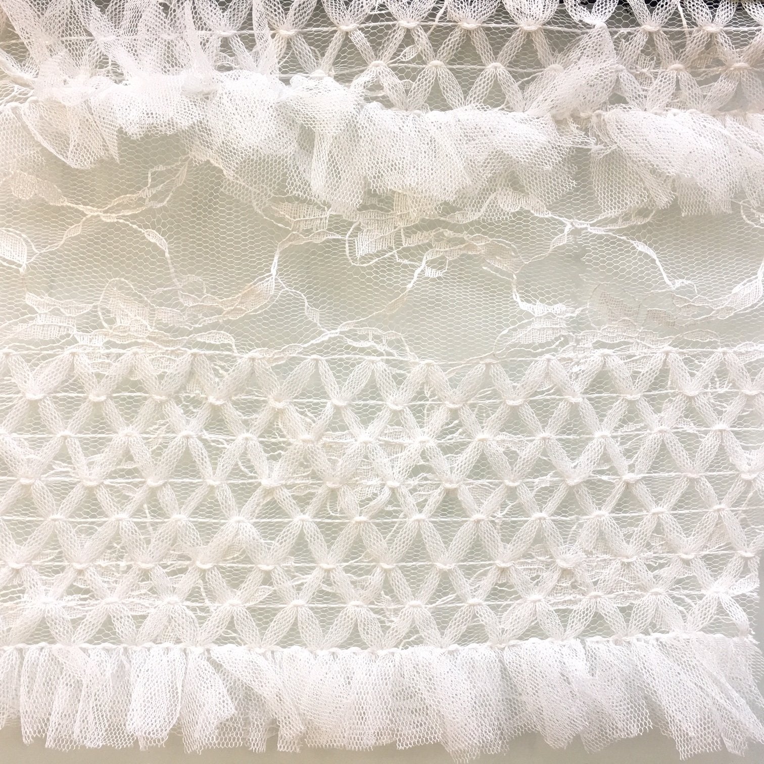 Argyle Desenli Kordlu Saçak Tasarım Nakışlı Dantel Kumaş | Burç Kumaş