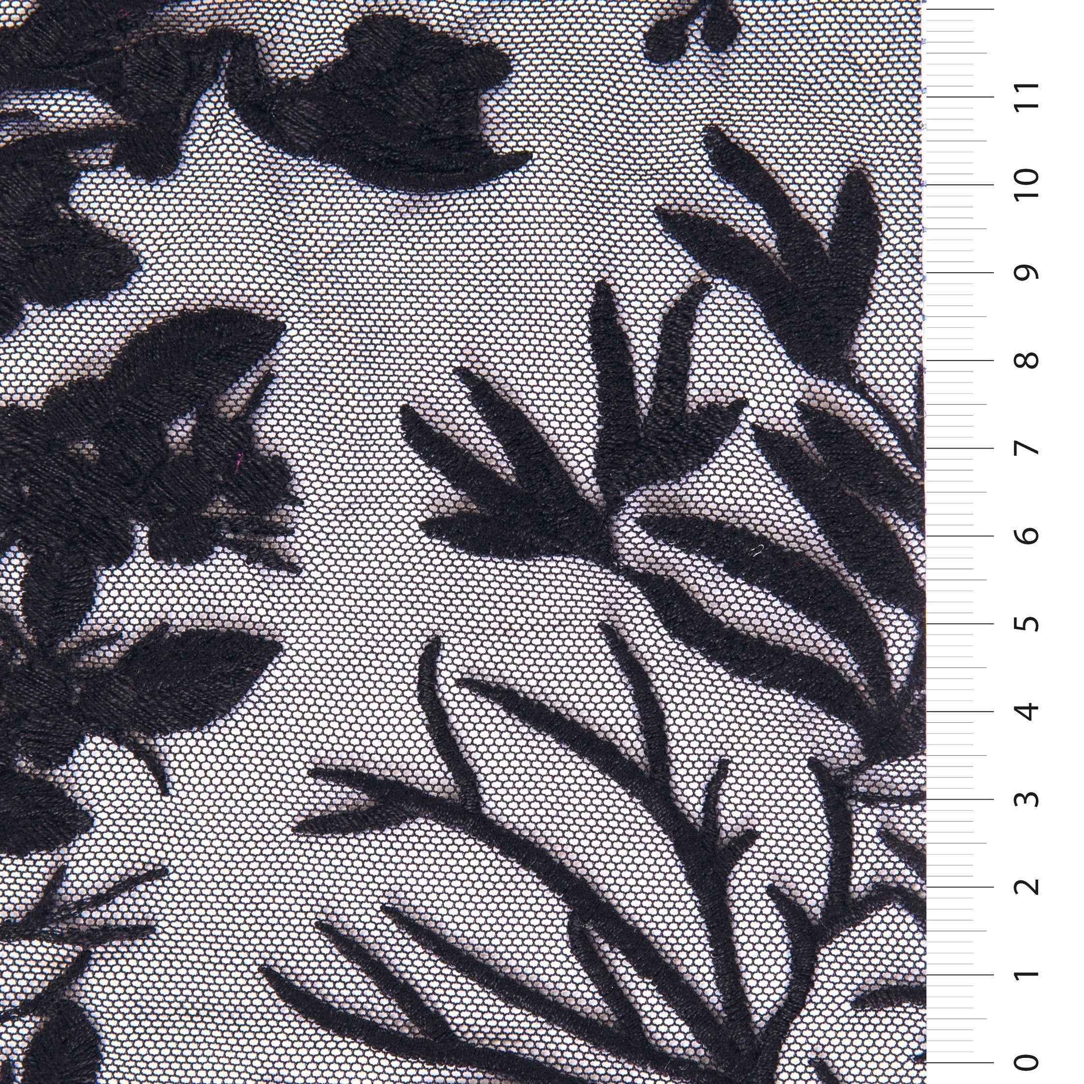 Siyah Çiçek Tasarımlı Rayon İplik Nakışlı Kumaş | Burç Kumaş