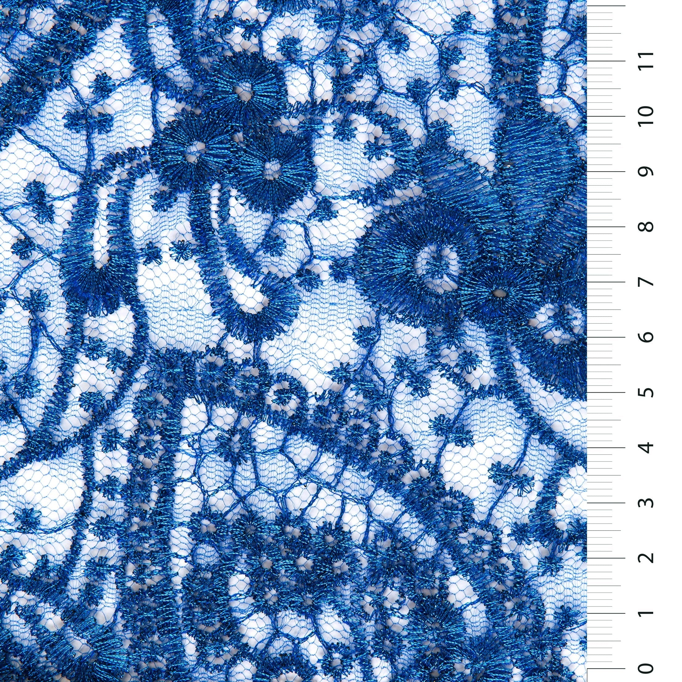 Uzak Doğu Tarzı Oval Çiçek Tasarımlı Parlak Dantel İplik Nakışlı Kumaş