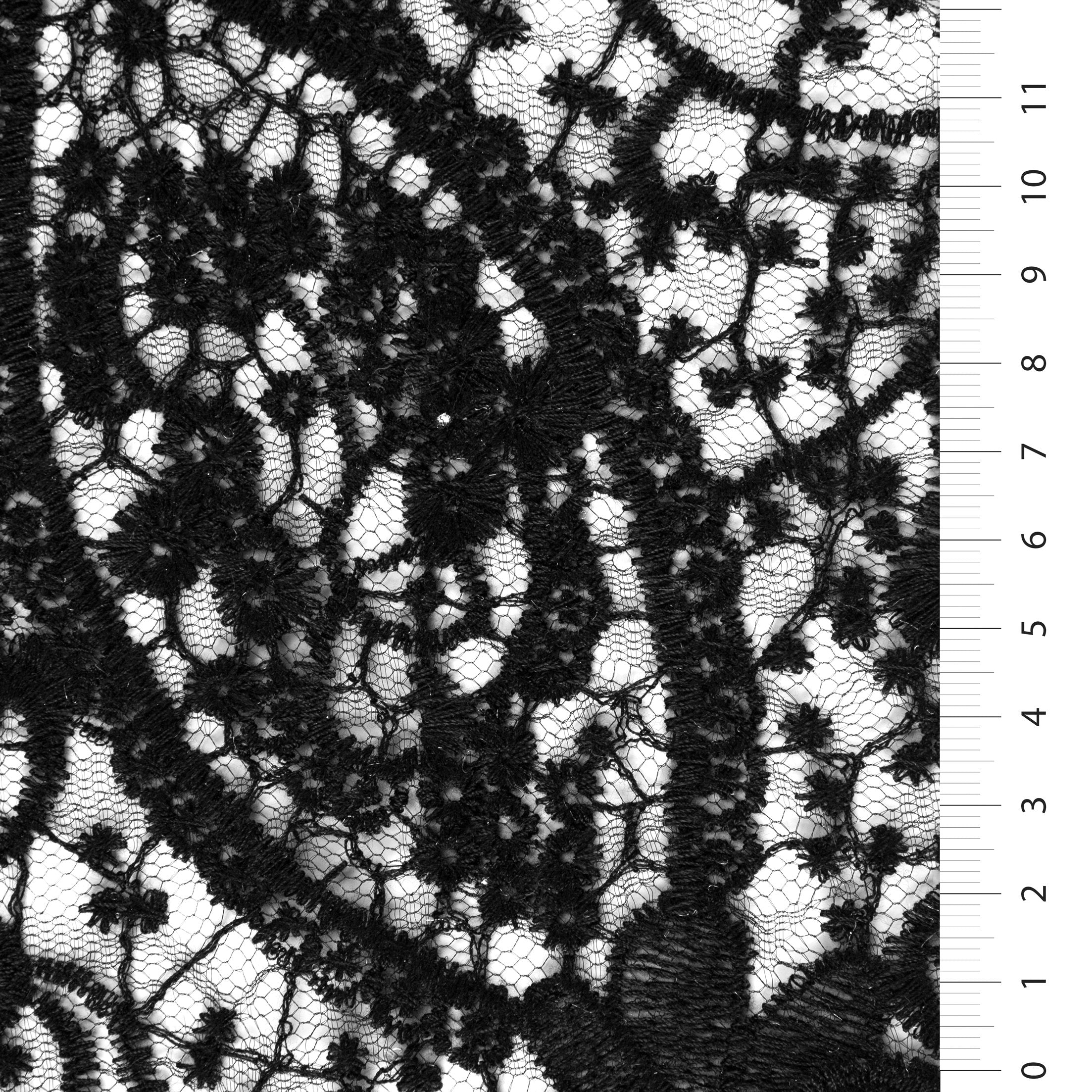 Uzak Doğu Tarzı Oval Çiçek Tasarımlı Parlak Dantel İplik Nakışlı Kumaş