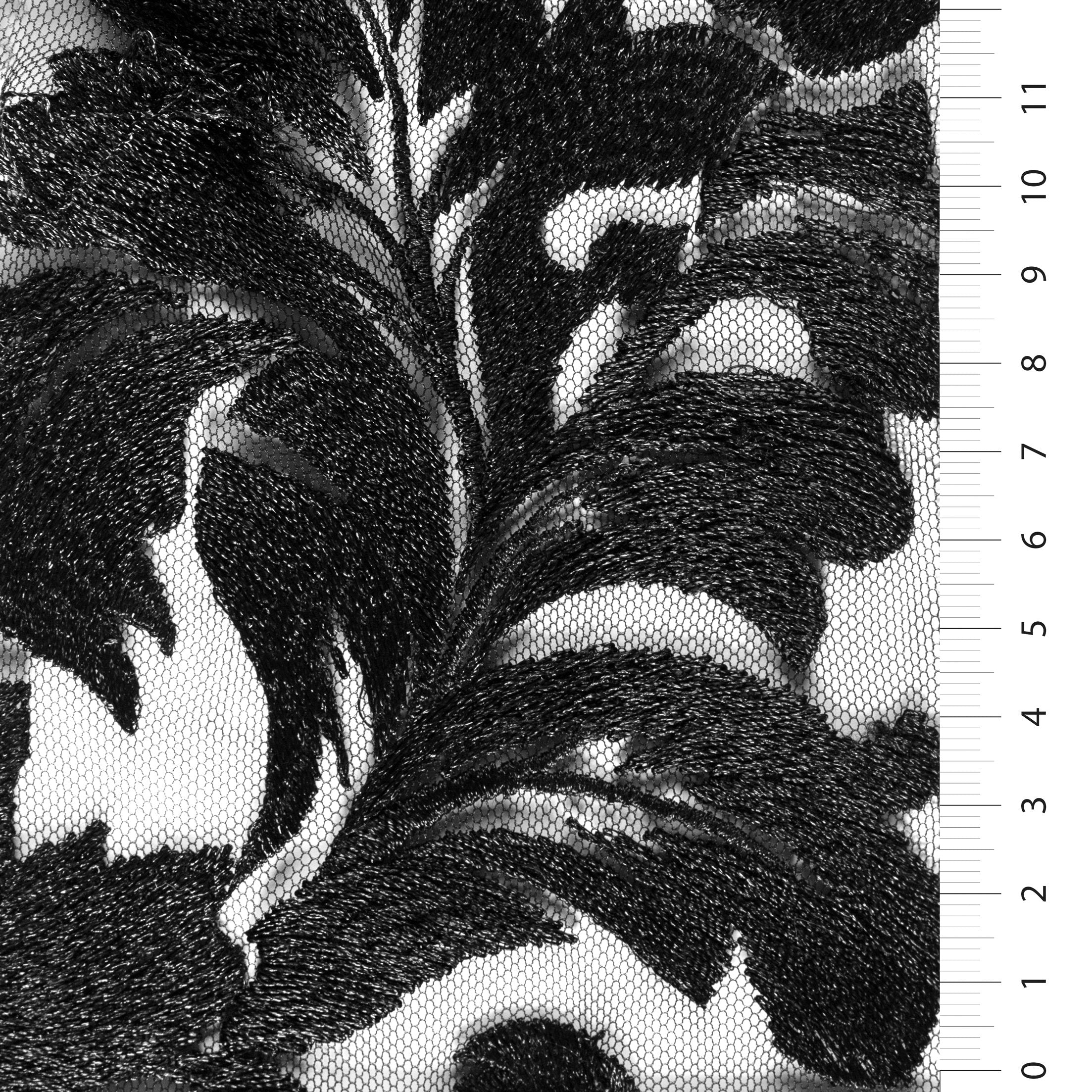 Kıvrımlı Yaprak Tasarım İplik Nakışlı Kumaş