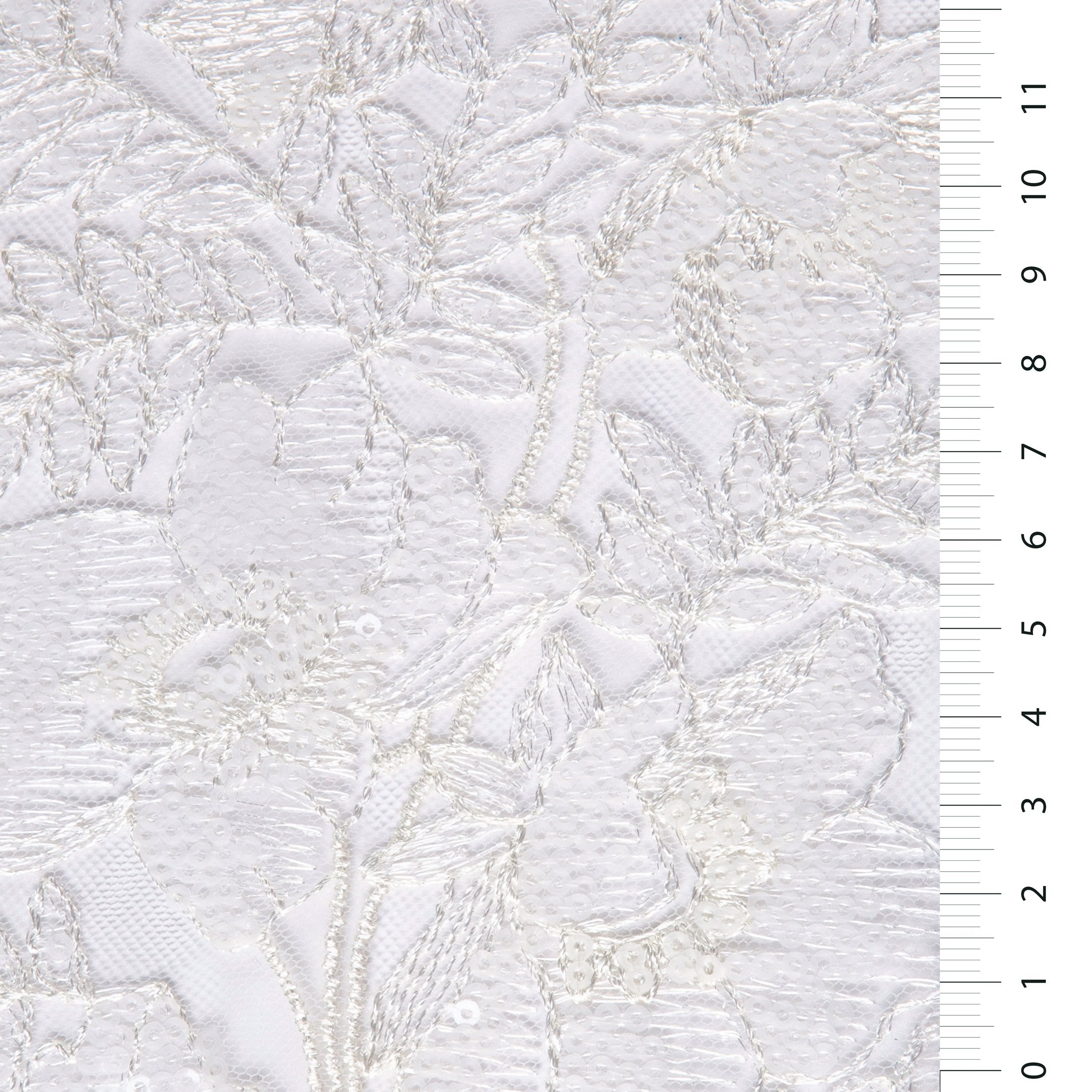 Şeffaf Pullu Çiçek Süslemeli Kumaş