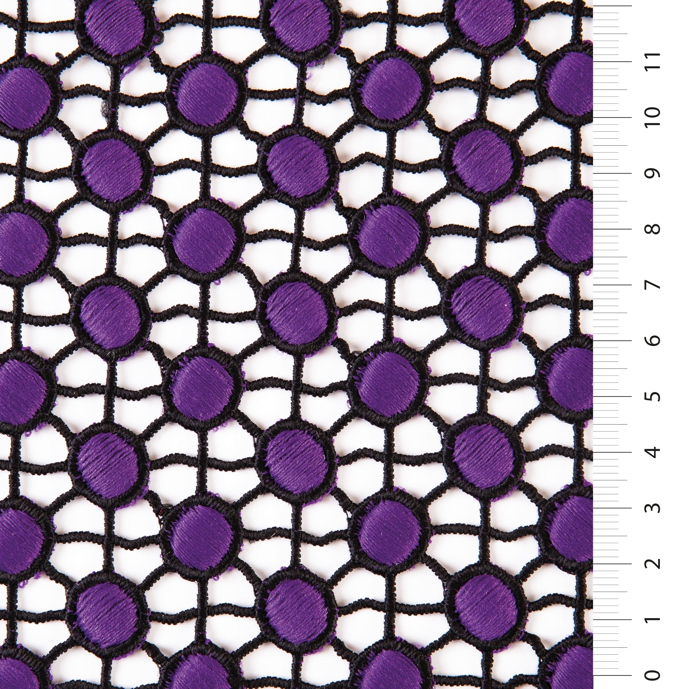 Geometrik Daire Tasarımlı Çift Renkli Güpür Nakışlı Kumaş