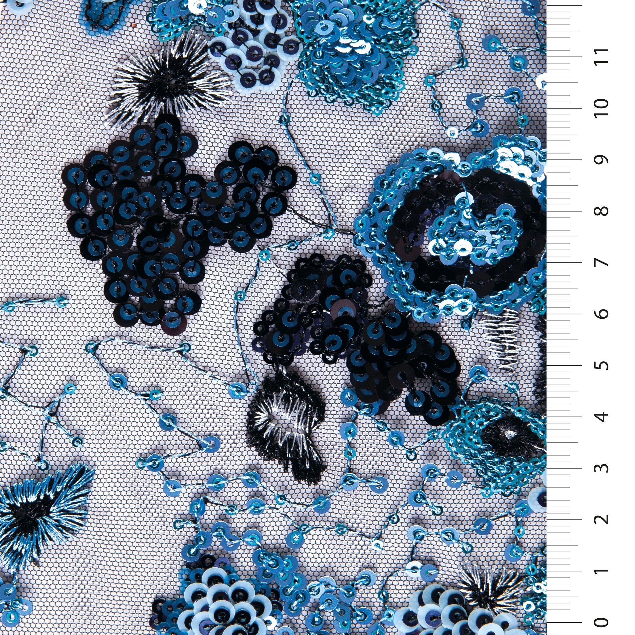 Göz Alıcı Çiçekli Çok Renkli Payet Nakışlı Örgü Tül Kumaş