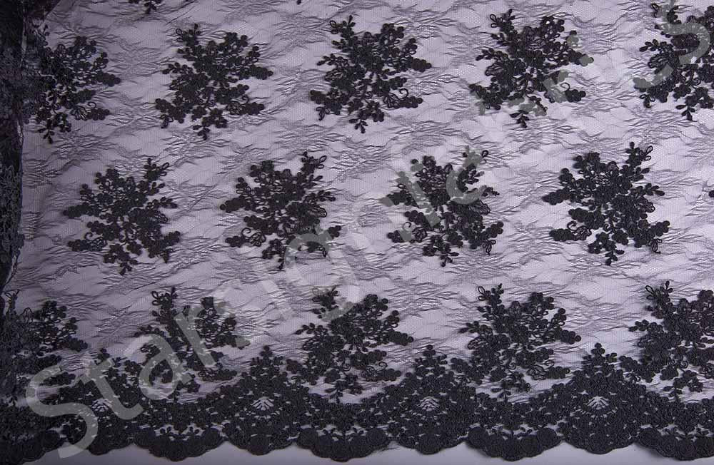 Siyah Taraklı Kenarlı İpli Çiçek Nakışlı Dantel Kumaş | Burç Kumaş