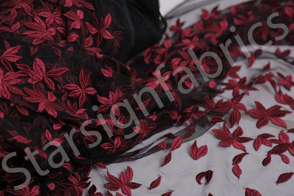 Siyah-Kırmızı Yaprak Tasarımlı Nakış Kumaş | Burç Kumaş