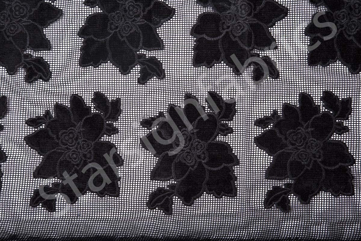 File Tül Üzerine Siyah Kadife Çiçek İşlemeli Kumaş | Burç Kumaş