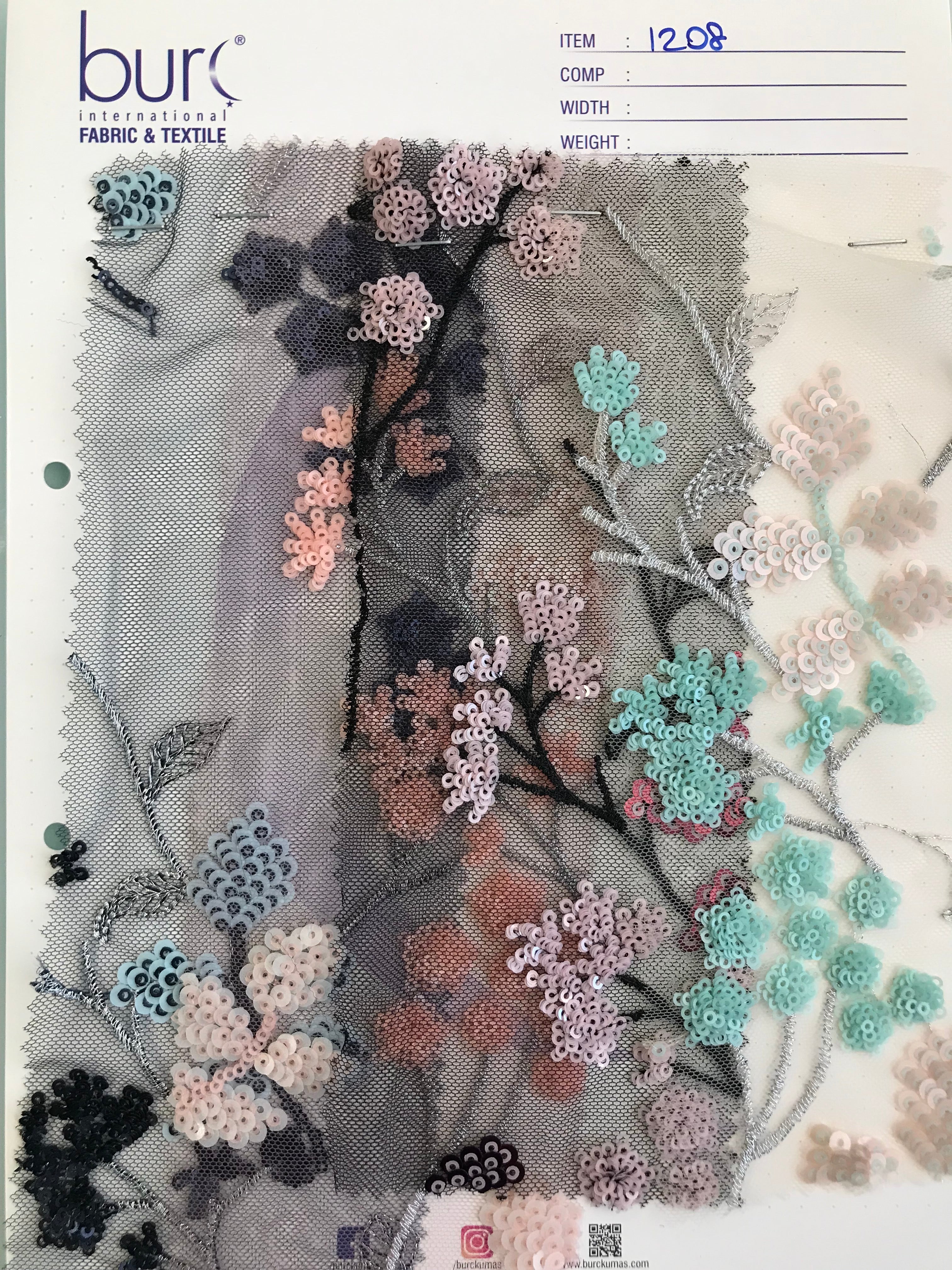 Bahar Renkli Çiçekli Pul İşlemeli Kumaş