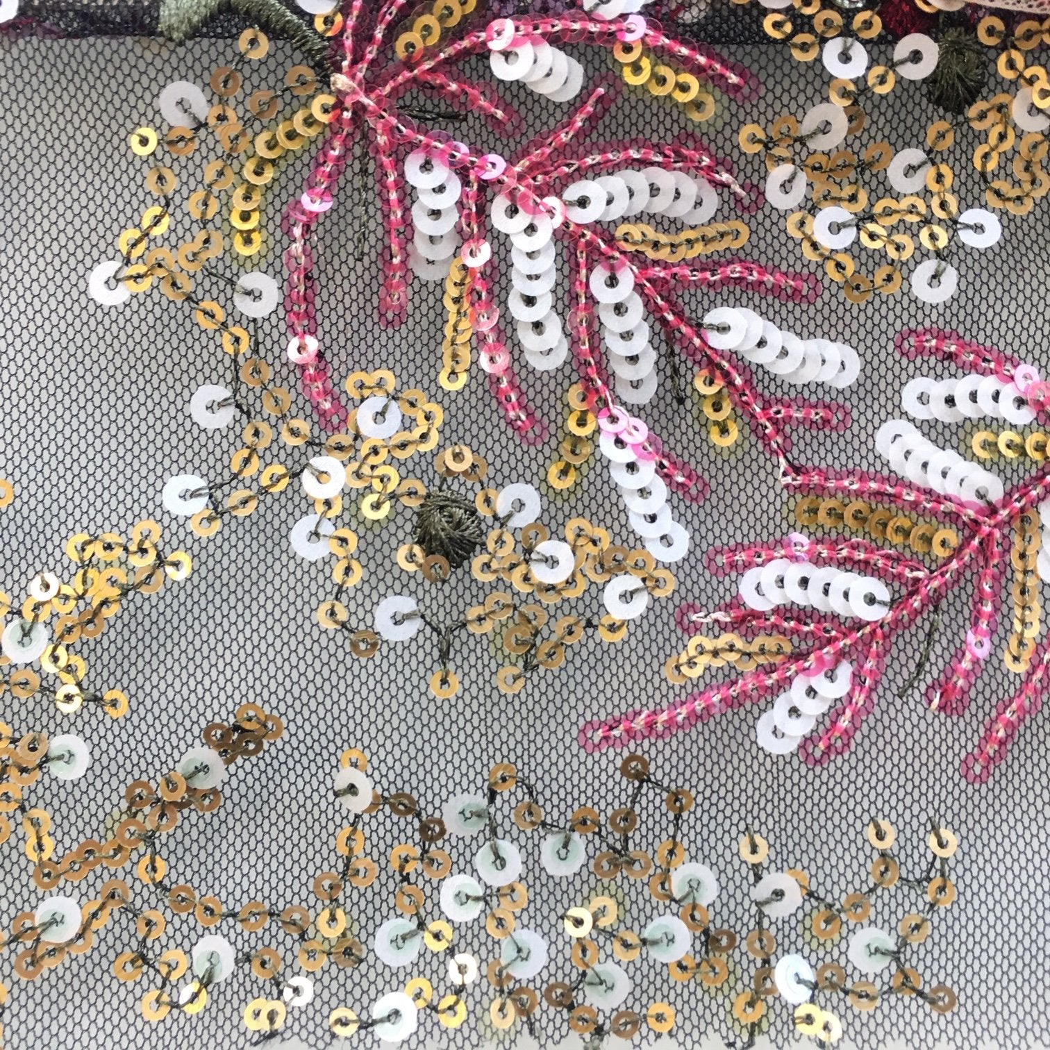 Çiçek Tasarım Renkli Pullu Nakış Örgü Tül Kumaş