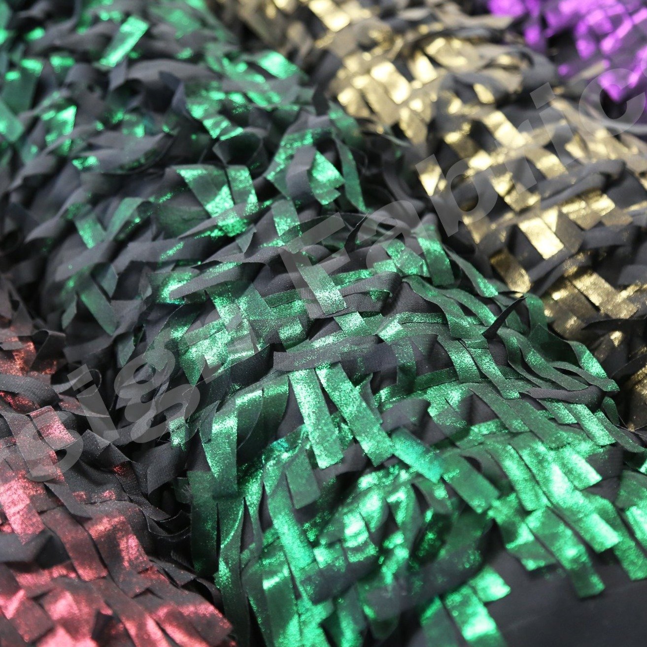 3D Püsküllü Hologram Trim Şifon Nakış Kumaş | Burç Kumaş