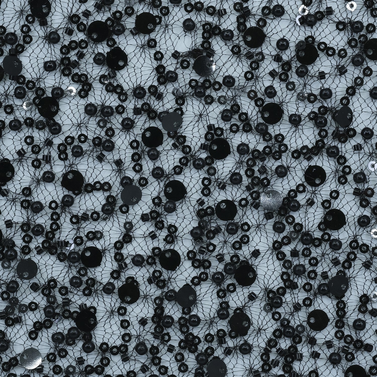 PAYETLİ İNCİ VE KESME BONCUKLU ÖRÜMCEK FİLE TÜL KUMAŞ