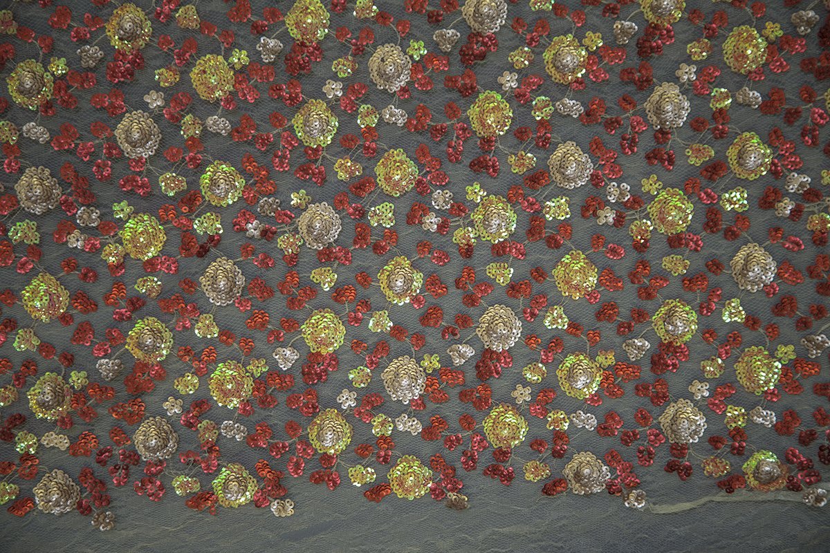 Mercan Küme Çiçek Tasarımlı Payet İşlemeli Kumaş | Burç Kumaş