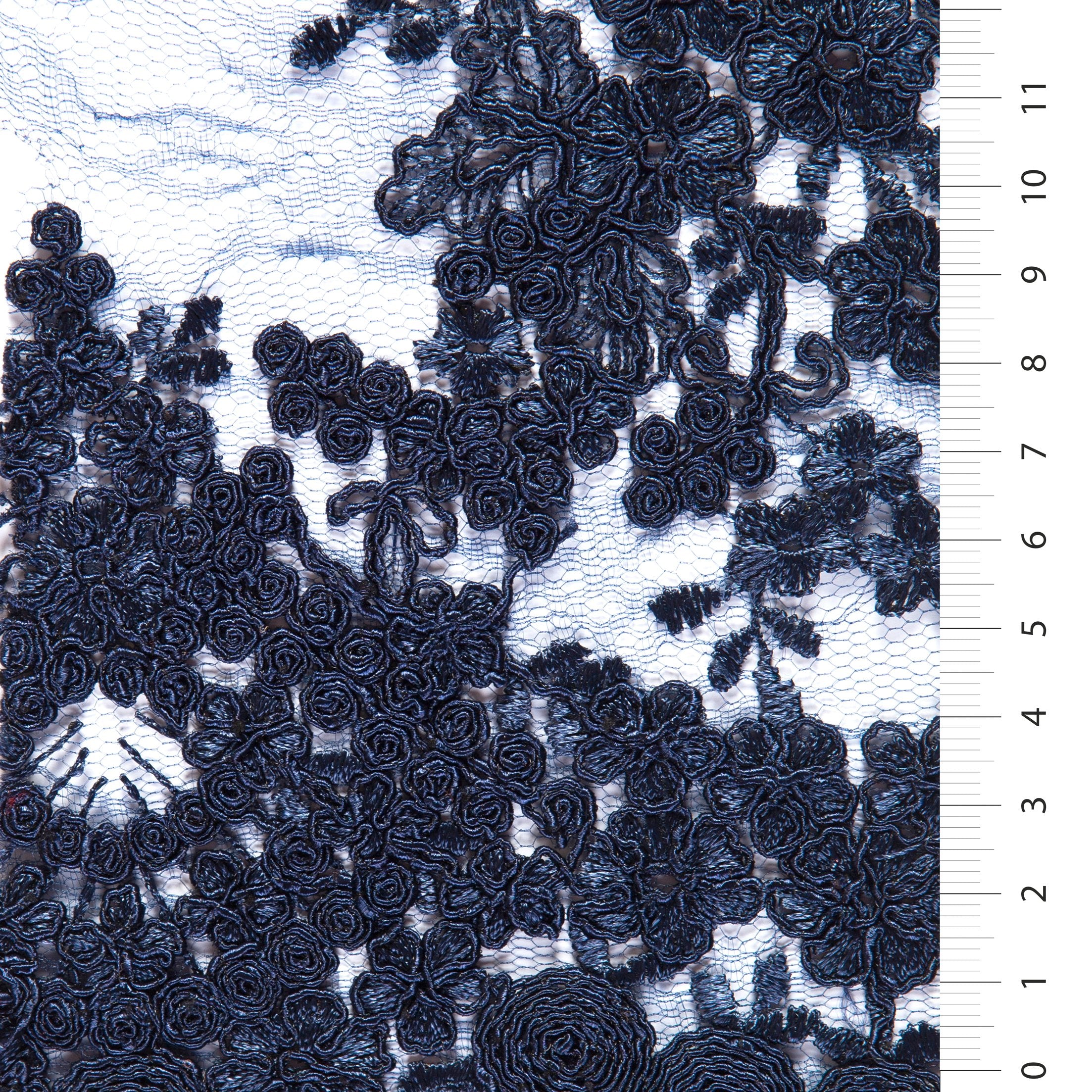 Lacivert Taraklı Kenarlı İpli Çiçek Nakışlı Dantel Kumaş | Burç Kumaş