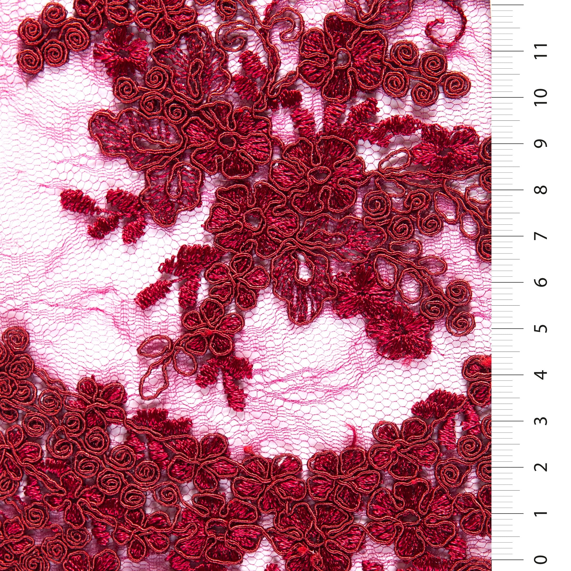 Kırmızı Taraklı Kenarlı İpli Çiçek Nakışlı Dantel Kumaş | Burç Kumaş