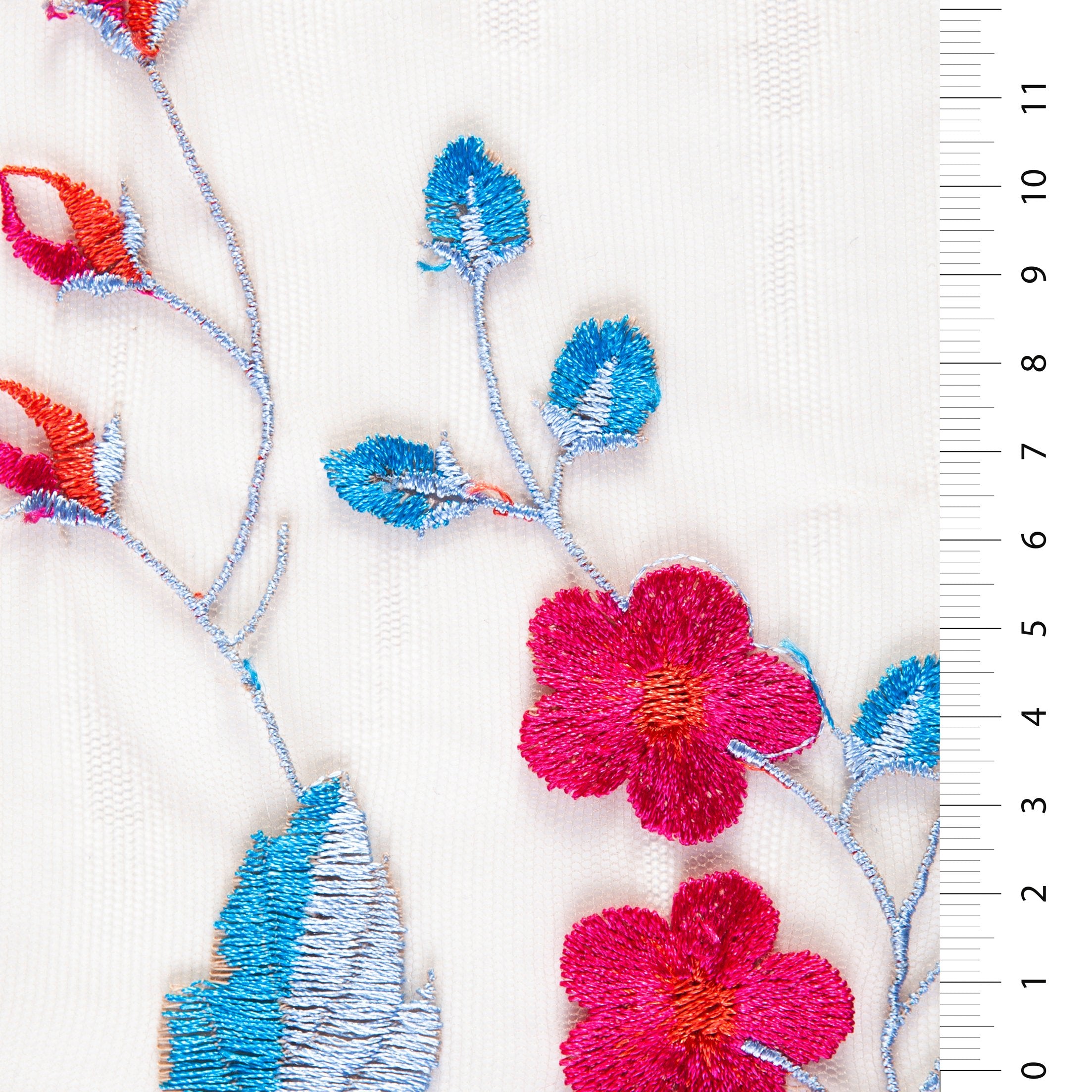Mavi Fuşya Çiçek Tasarımlı Fistolu İplik İşlemeli Kumaş | Burç Kumaş