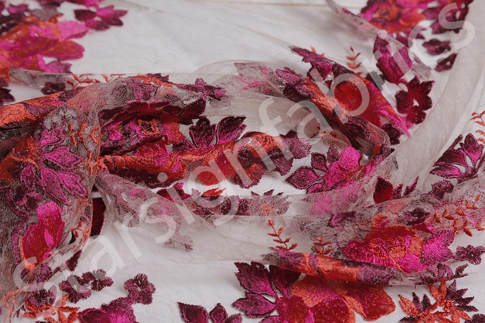 Malta Tarzı Mercan Çiçek Desenli Dantel Nakış Kumaş | Burç Kumaş
