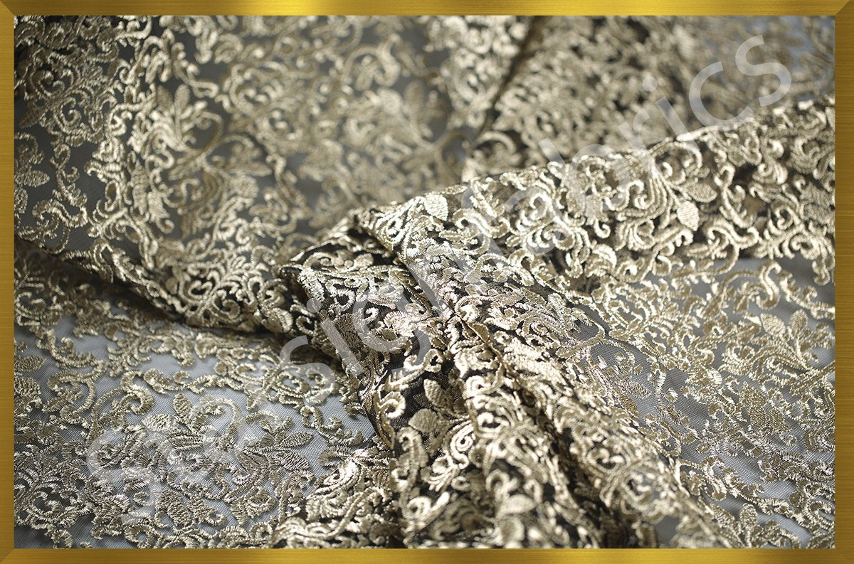 Altın Abu Dabi Tarzı Simli İplik Nakışlı Kumaş | Burç Kumaş